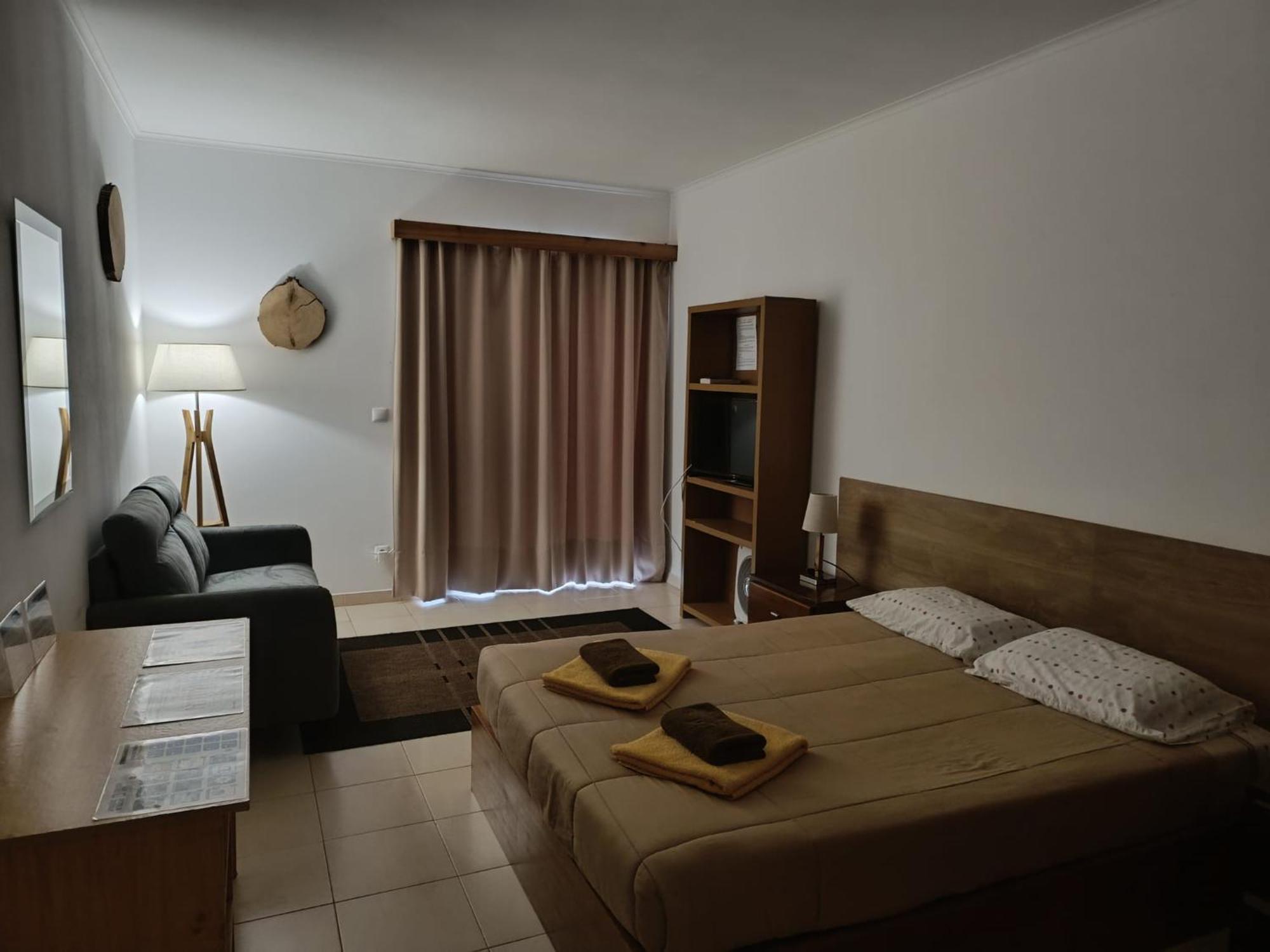 Azores Garden House - Private Suites & Apartments - Automatic Self Check-In 蓬塔德尔加达 外观 照片